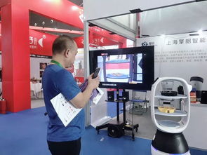 擎朗餐飲服務(wù)機(jī)器人亮相2019中國(guó)國(guó)際食品餐飲博覽會(huì)，引領(lǐng)餐飲網(wǎng)絡(luò)技術(shù)服務(wù)新潮流